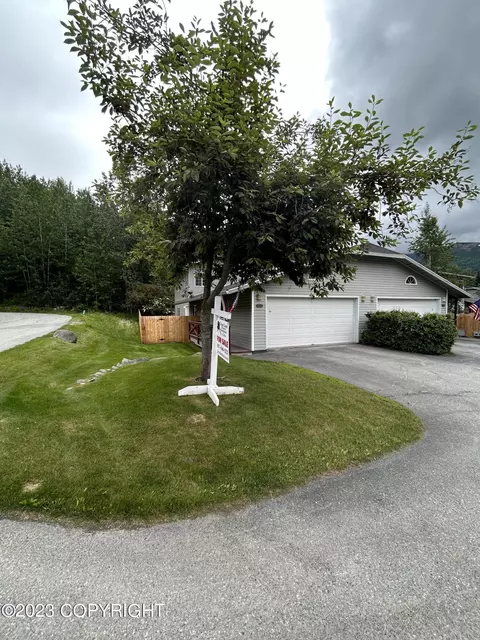 16612 River Heights Loop, Eagle River, AK 99577