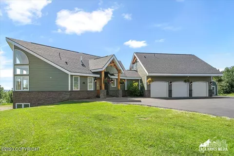 2920 S Charming Valley Loop, Palmer, AK 99645