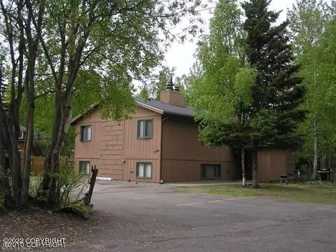2040 Farmer Pl, Anchorage, AK 99508