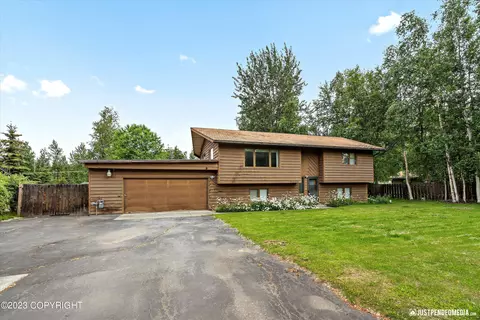 5025 E Alder Dr, Wasilla, AK 99654