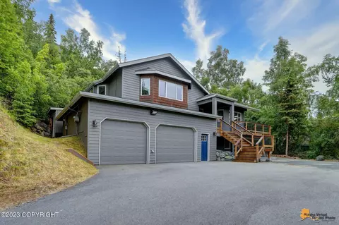 10235 Silvertip Cir, Eagle River, AK 99577