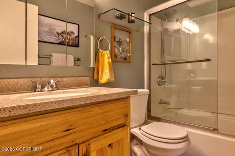 3205 E 18th Cir, Anchorage, AK 99508 photo 14