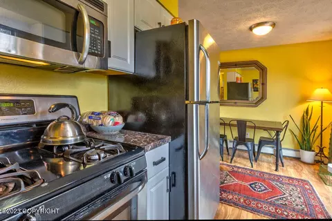 3205 E 18th Cir, Anchorage, AK 99508 photo 10