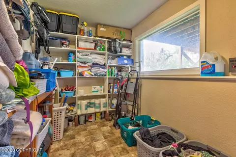3205 E 18th Cir, Anchorage, AK 99508 photo 26
