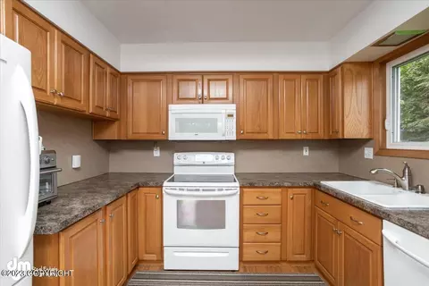 7732 Hiland Rd, Eagle River, AK 99577 photo 18
