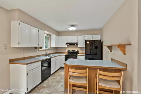 9521 Quail Cir, Eagle River, AK 99577 photo 9