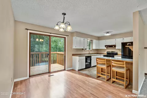 9521 Quail Cir, Eagle River, AK 99577 photo 8