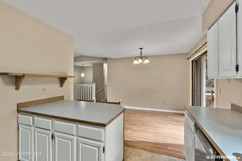 9521 Quail Cir, Eagle River, AK 99577 photo 12