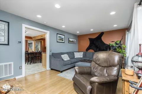 525 E 16th Ave, Anchorage, AK 99501 photo 9