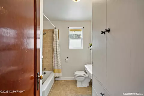 550 E 10th Ave, Anchorage, AK 99501 photo 28