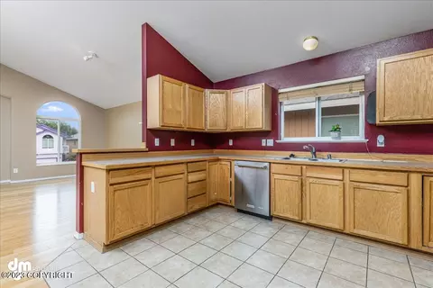 1945 Terrebonne Loop, Anchorage, AK 99502 photo 6