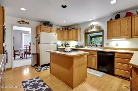 4832 Hunter Dr, Anchorage, AK 99502 photo 24