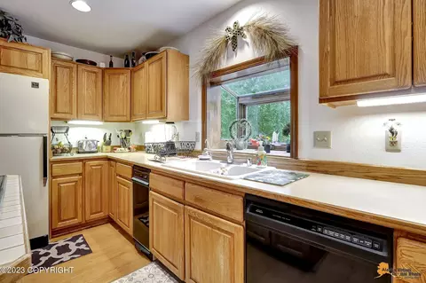 4832 Hunter Dr, Anchorage, AK 99502 photo 25