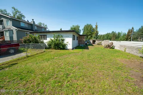 3624 Debarr Rd, Anchorage, AK 99508