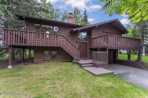 3900 Eastway Loop, Anchorage, AK 99504