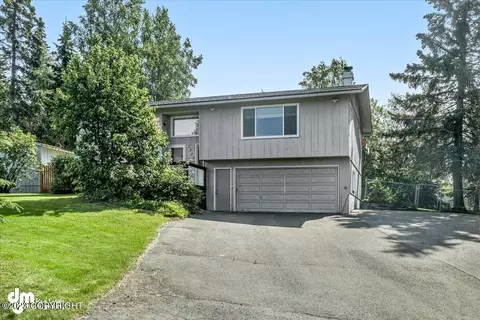 4520 Snowcup Cir, Anchorage, AK 99516