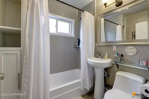 6339 E 8th Ave, Anchorage, AK 99504 photo 15