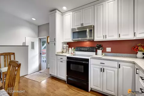 6339 E 8th Ave, Anchorage, AK 99504 photo 11