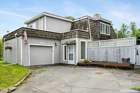 7154 Linden Ct, Anchorage, AK 99502