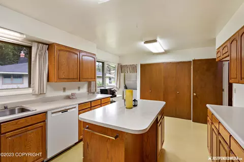 3540 Fordham Dr, Anchorage, AK 99508 photo 18