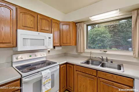 3540 Fordham Dr, Anchorage, AK 99508 photo 16