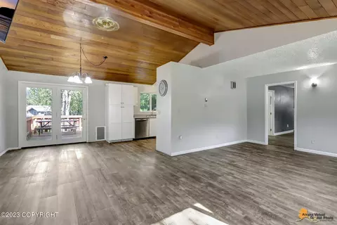 12100 Rainbow Ave, Anchorage, AK 99516 photo 4