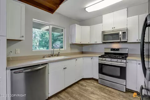 12100 Rainbow Ave, Anchorage, AK 99516 photo 8