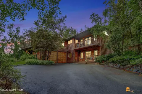 10505 Main Tree Dr, Anchorage, AK 99507