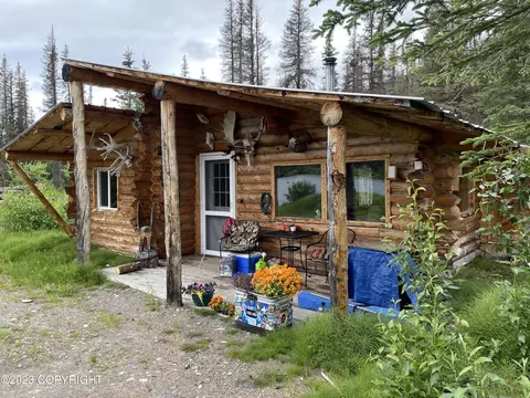 Mi 214.5 Parks Highway, Cantwell, AK 99729