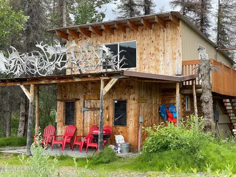 Mi 214.5 Parks Highway, Cantwell, AK 99729