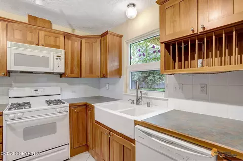 6900 E 16th Ave, Anchorage, AK 99504 photo 16