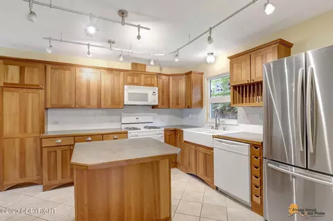 6900 E 16th Ave, Anchorage, AK 99504 photo 14