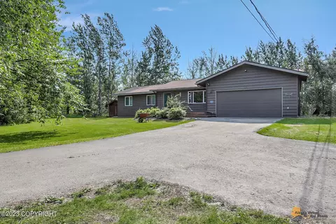 5630 E Revolutionary Way, Wasilla, AK 99654