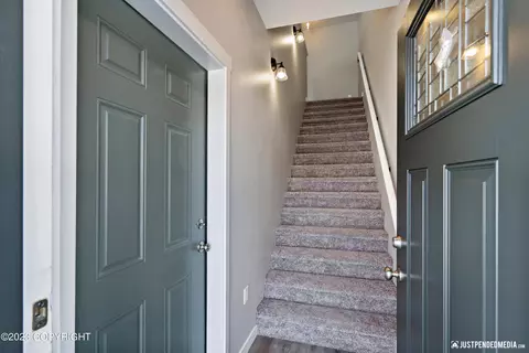 8285 N Onondaga St, Palmer, AK 99645