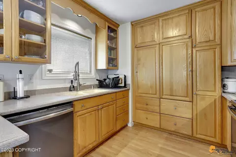 9816 St Lawrence Cir, Eagle River, AK 99577 photo 10