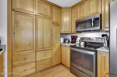 9816 St Lawrence Cir, Eagle River, AK 99577 photo 4