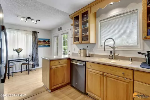 9816 St Lawrence Cir, Eagle River, AK 99577 photo 12