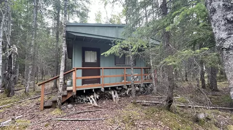 18863 Fish Ln, Hope, AK 99605