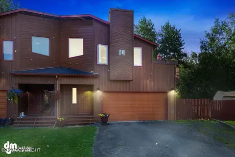 8036 Rosebud Cir, Anchorage, AK 99502