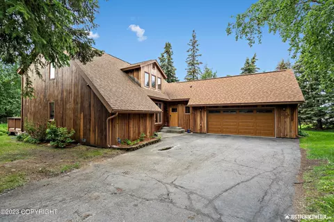 4235 Southpark Bluff Dr, Anchorage, AK 99516