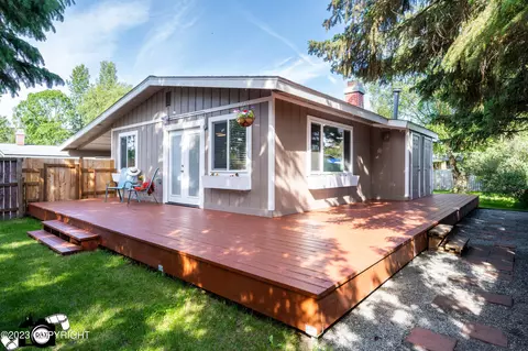 8211 Sue St, Anchorage, AK 99502
