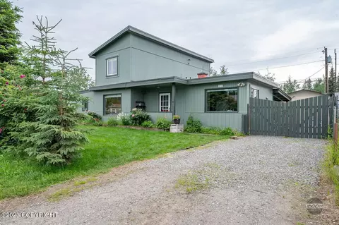 3808 Lois Dr, Anchorage, AK 99517