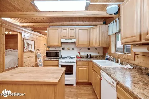 11425 N Deshka Loop, Willow, AK 99688 photo 13