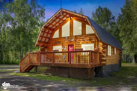 11425 N Deshka Loop, Willow, AK 99688