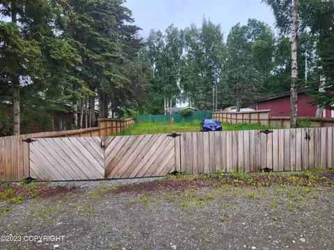 8039 Wilcox St, Anchorage, AK 99502