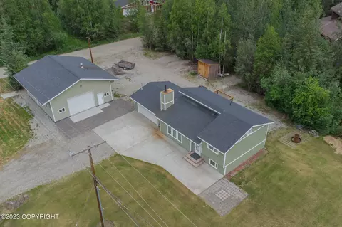 1050 Doyle Rd, North Pole, AK 99705
