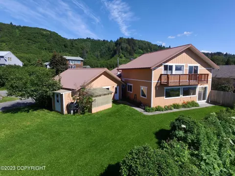 561 Mountain View Dr, Homer, AK 99603
