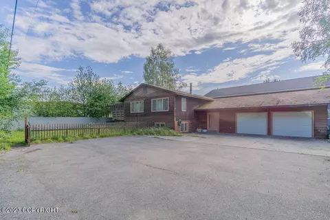 244 Cross Way, North Pole, AK 99705