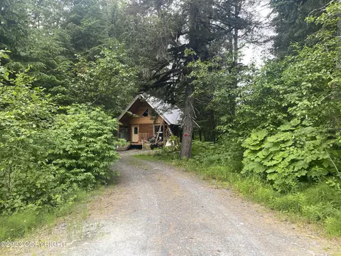 10681 Johnson Ave, Seward, AK 99664
