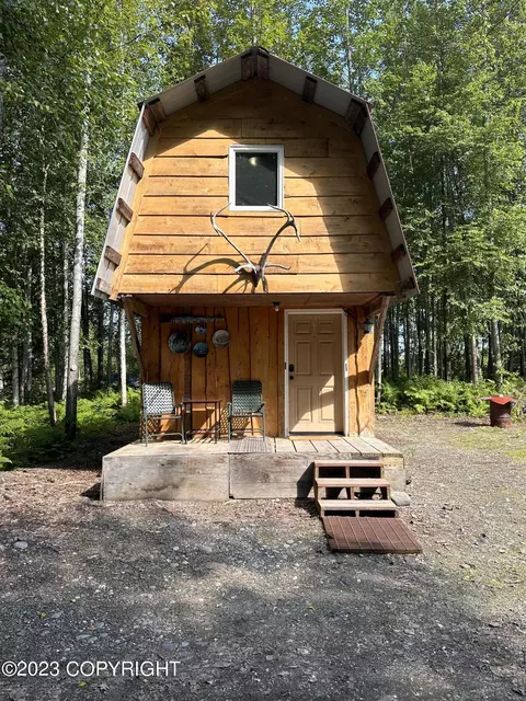 22945 S Watson Cir, Trapper Creek, AK 99683